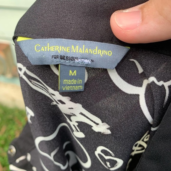 Catherine Malandrino Black & white heart button up collared long sleeve blouse - Picture 3 of 8